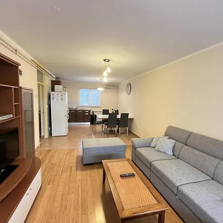 Moderne In Stoja Mit Privater Terrasse Pula