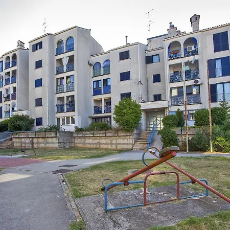 Apartment Moderne In Stoja Mit Privater Terrasse Pula