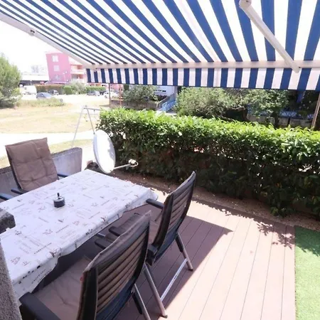 Gortanova In Stoja Mit Privater Terrasse Lägenhet Pula
